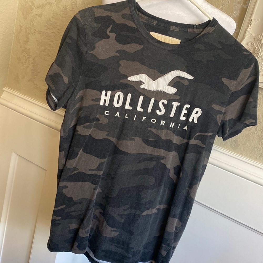 Hollister Camo T-Shirt Size S